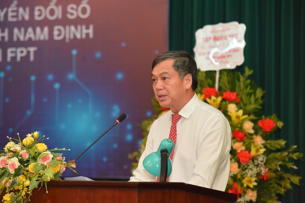 Mr. Tran Le Doai, Vice Chairman of Nam Dinh Provincial People's Committee, spoke at the signing ceremony