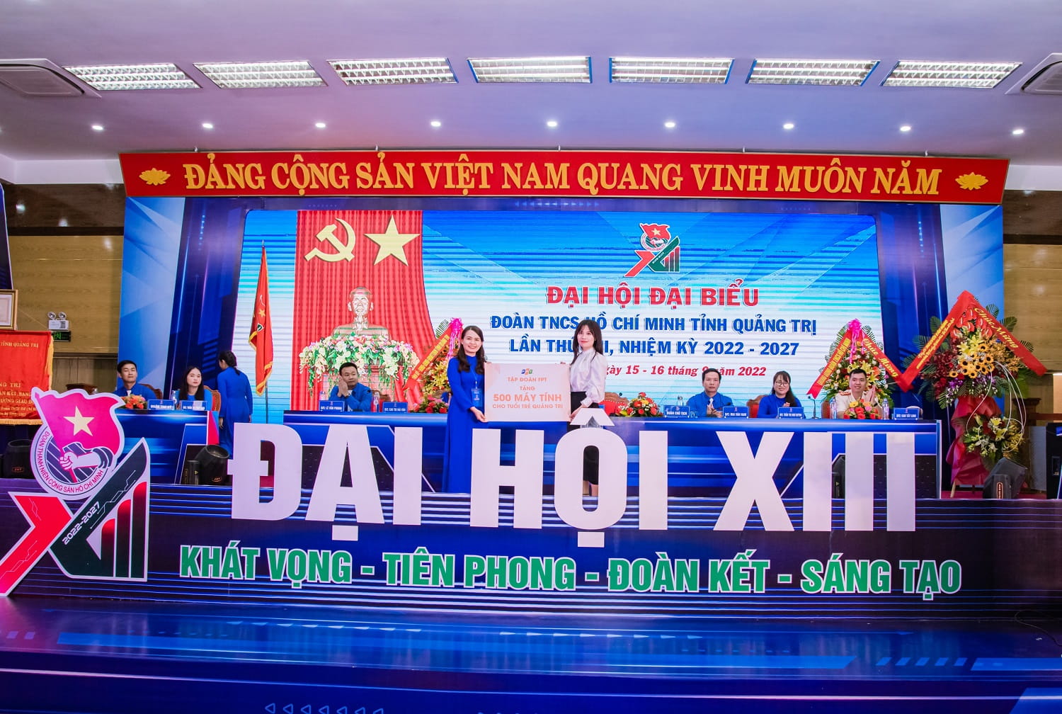Tập đoàn FPT trao tặng 500 máy tính cho Đoàn TNCS HCM Tỉnh Quảng Trị