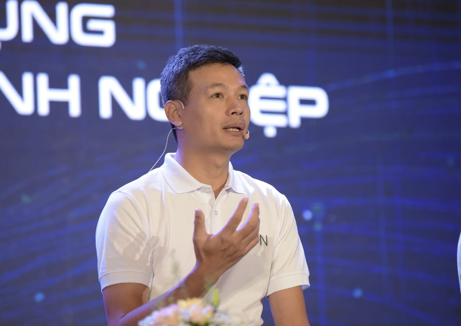Mr. Vu Anh Tu, FPT's CTO, delivered a speech at the Conference of AI4VN