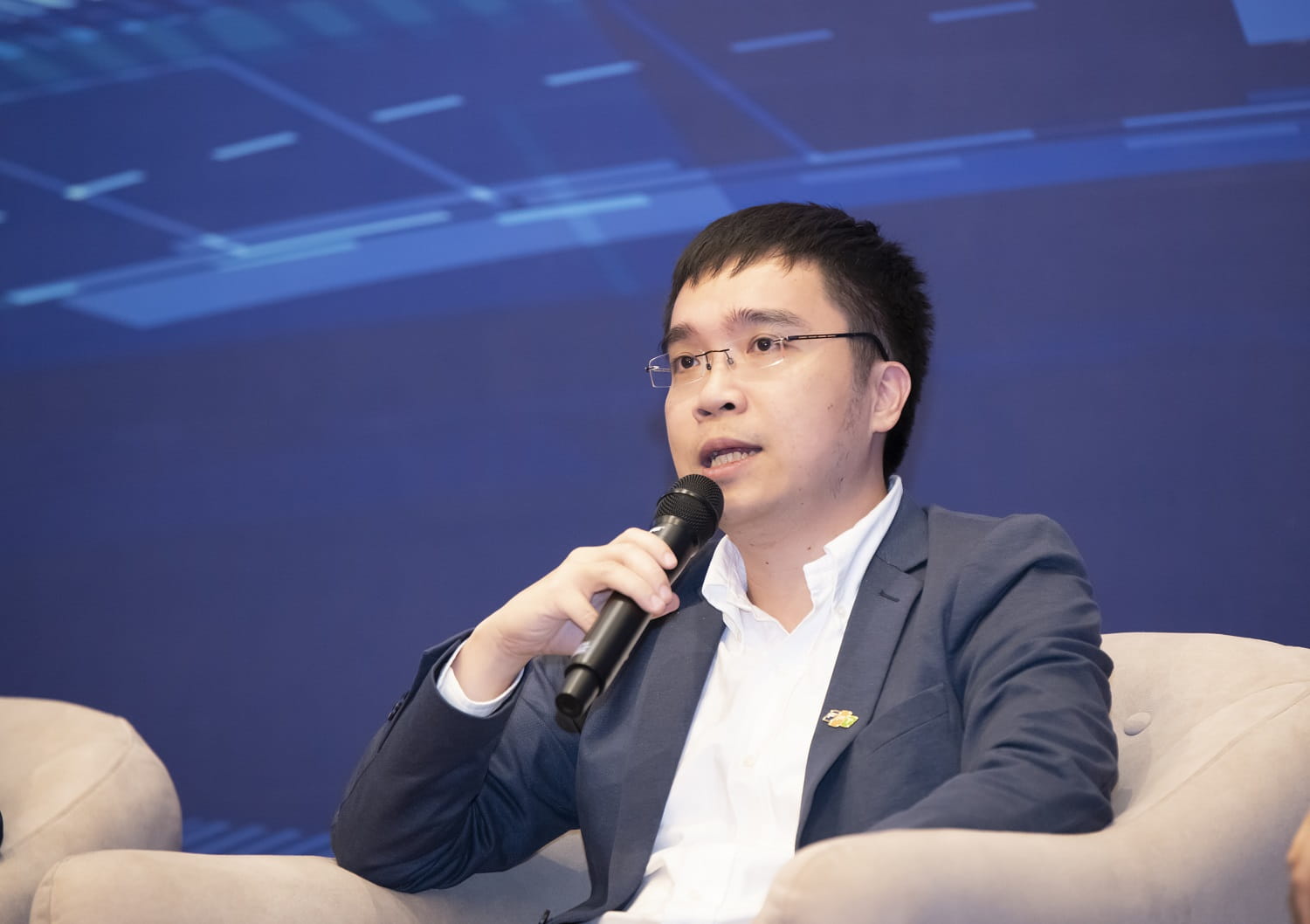 An overview of the "Young Vietnamese Entrepreneurs with Digital Transformation" conference that took place on November 8, 2022
