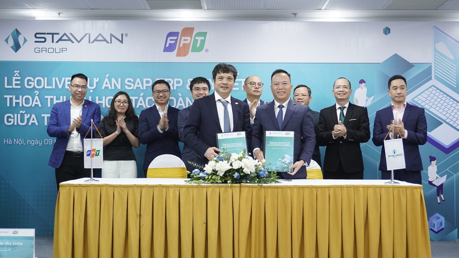2. Ông Đinh Đức Thắng - Chủ tịch HĐQT Tập đoàn Stavian và ông Nguyễn Văn Khoa - Tổng giám đốc Tập đoàn FPT ký kết thỏa thuận hợp tác toàn diện.