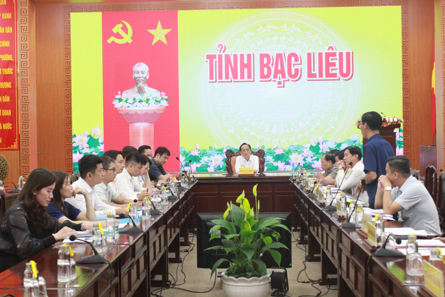 The meeting between FPT Corporation and local leaders