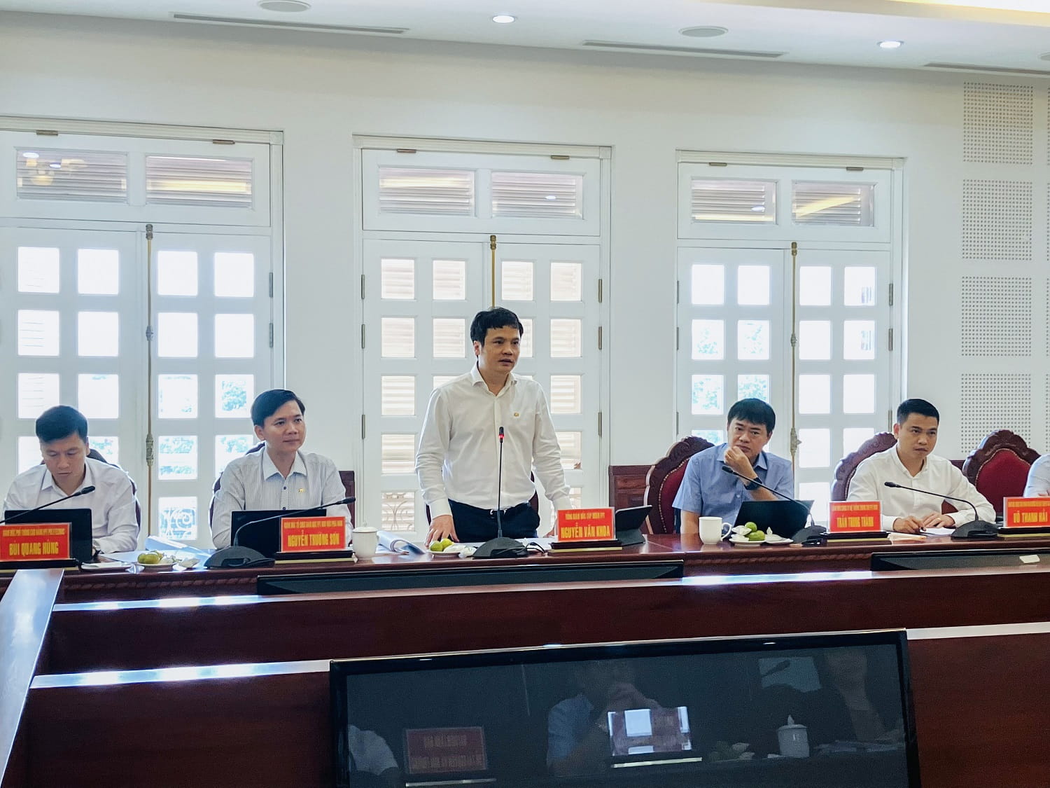 FPT CEO Nguyen Van Khoa shared his desire to help Gia Lai develop in two directions: education and digital transformation, to achieve breakthrough development