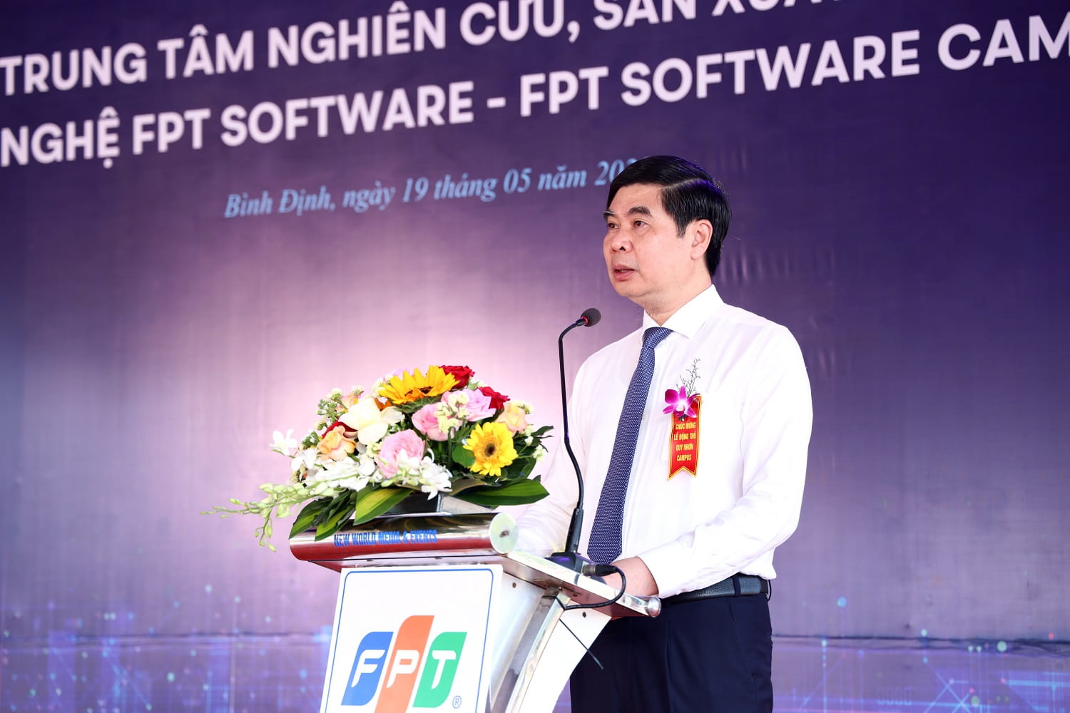 Mr. Lam Hai Giang, Provincial Party Committee Member, the Vice Chairman of the People's Committee, made a speech at the event.
